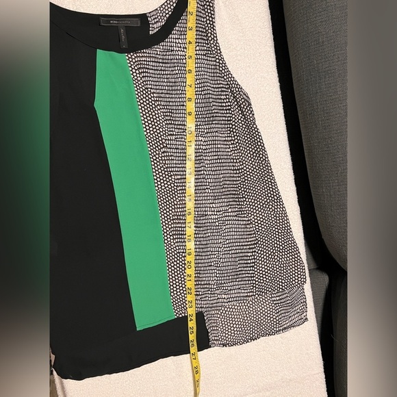 🛍️ BCBG MAX AZRIA Black and green with abstract print sleeveless blouse size S. - Picture 10 of 10